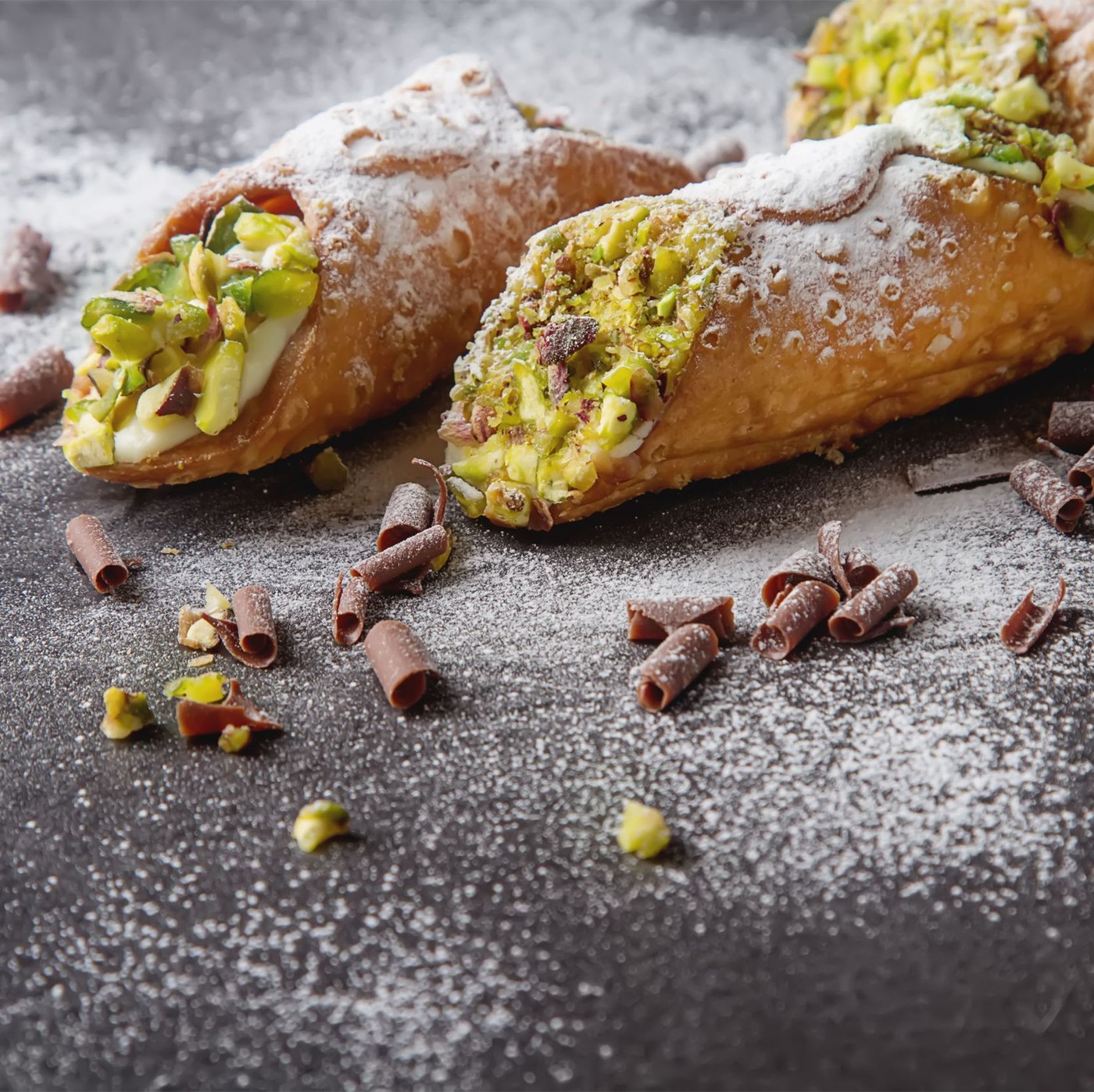 receta de Cannoli con crema y granella de pistacho